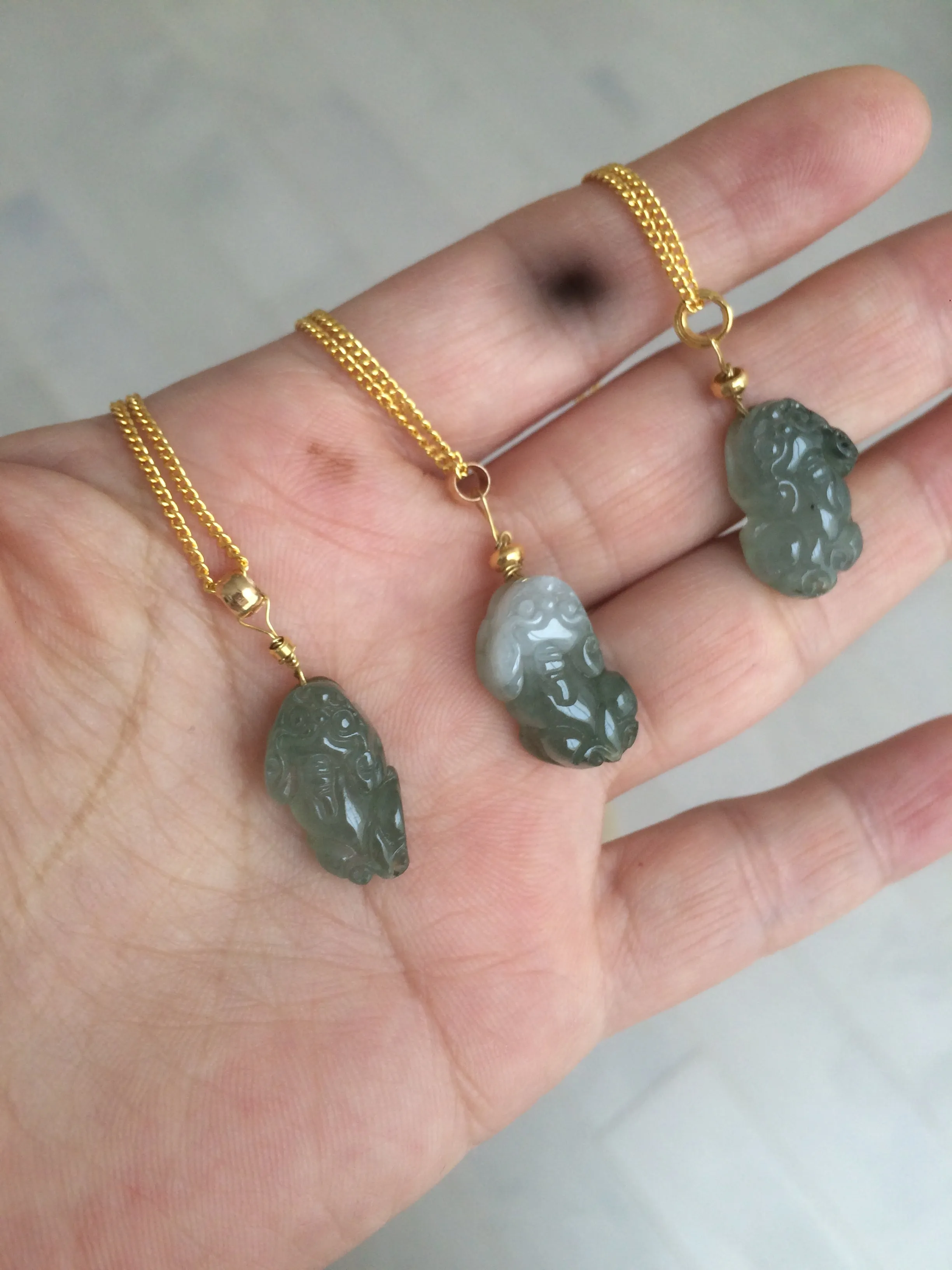 100% natural type A icy watery jadeite jade green/white 3D PiXiu(貔貅) pendant necklace C30