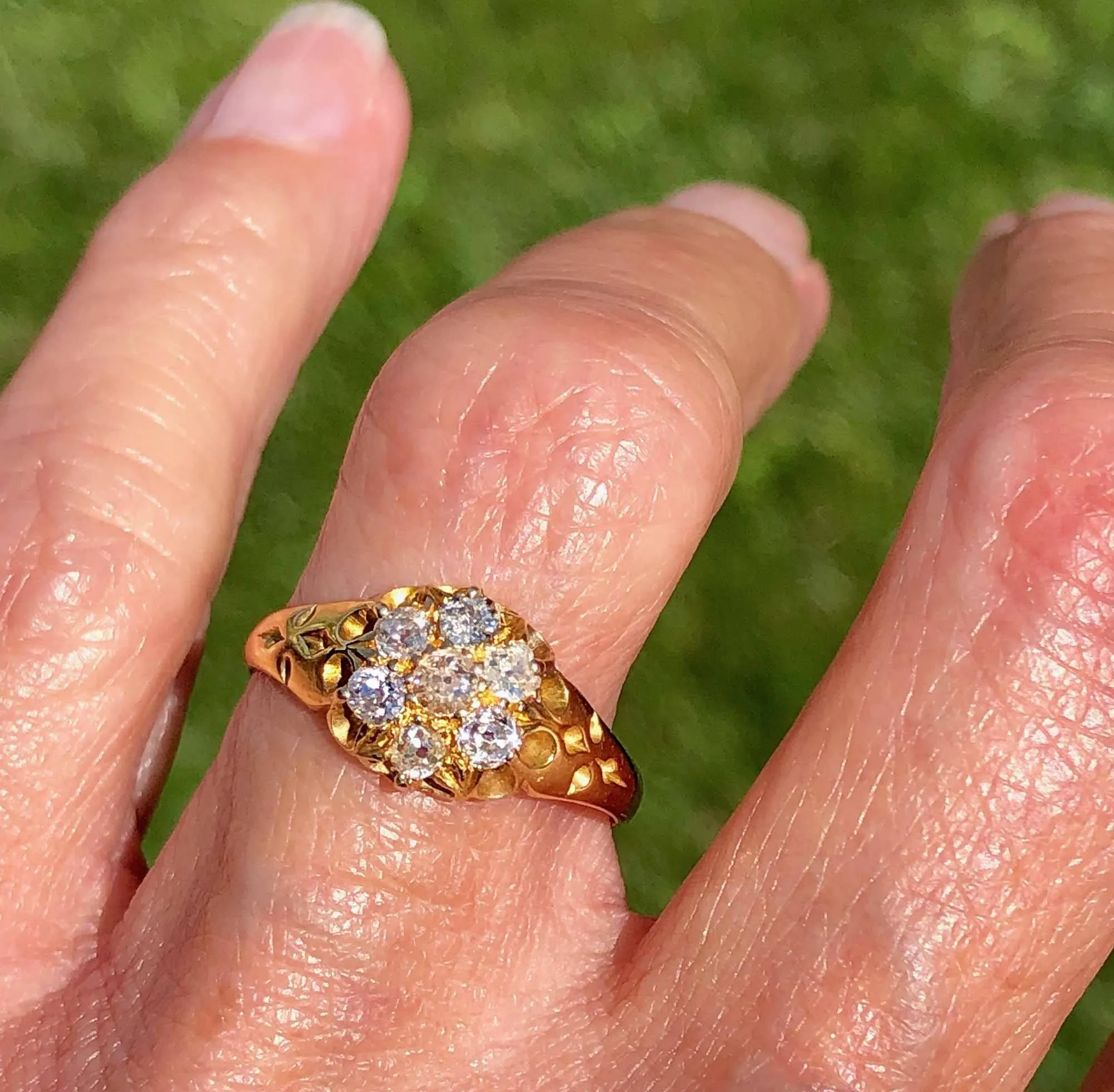 18K Gold Antique Diamond Cluster Ring