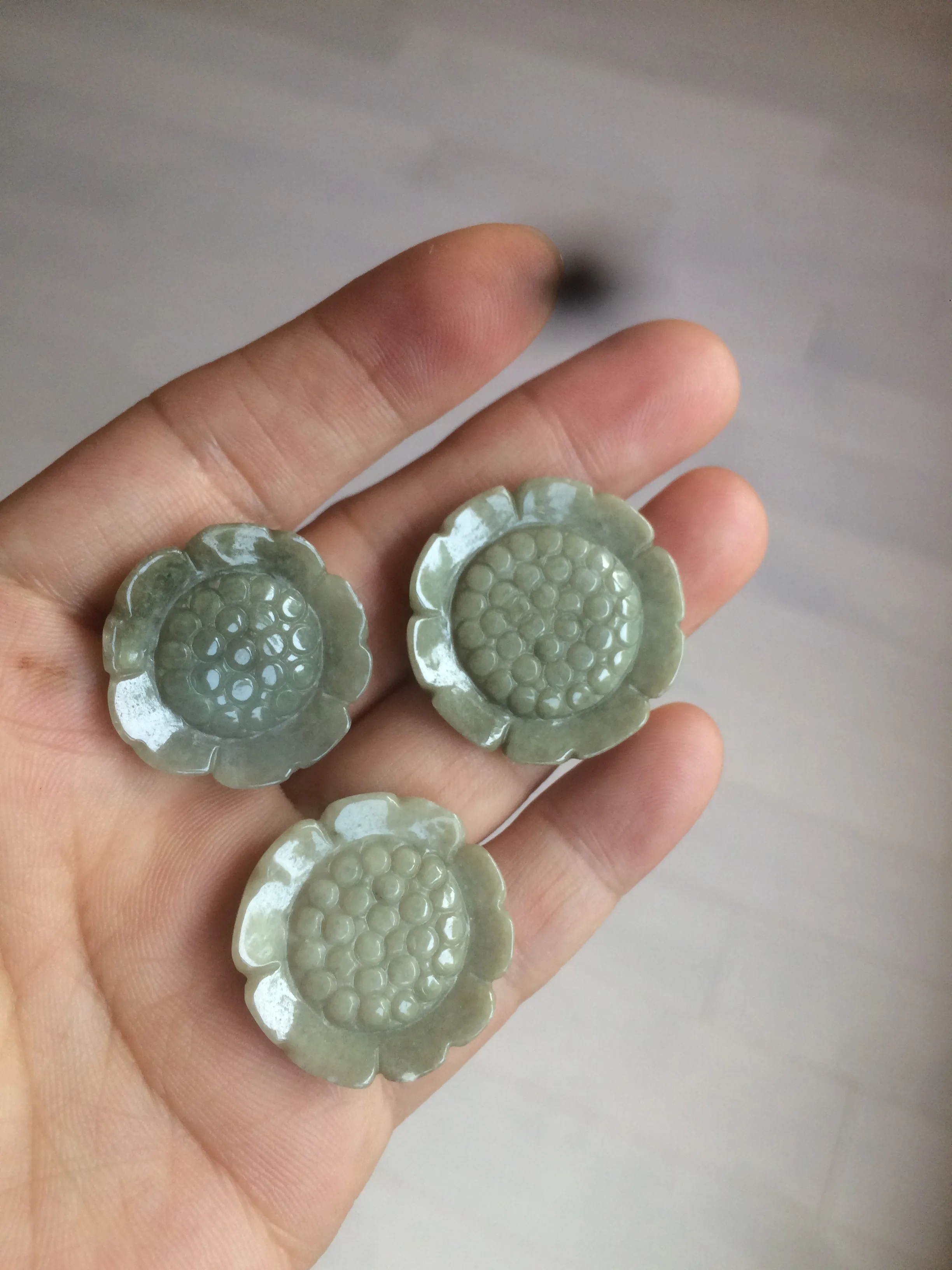 23.3-28mm 100% natural light green/yellow/gray carved sunflower jadeite jade beads (supplies, add-on items) AY42