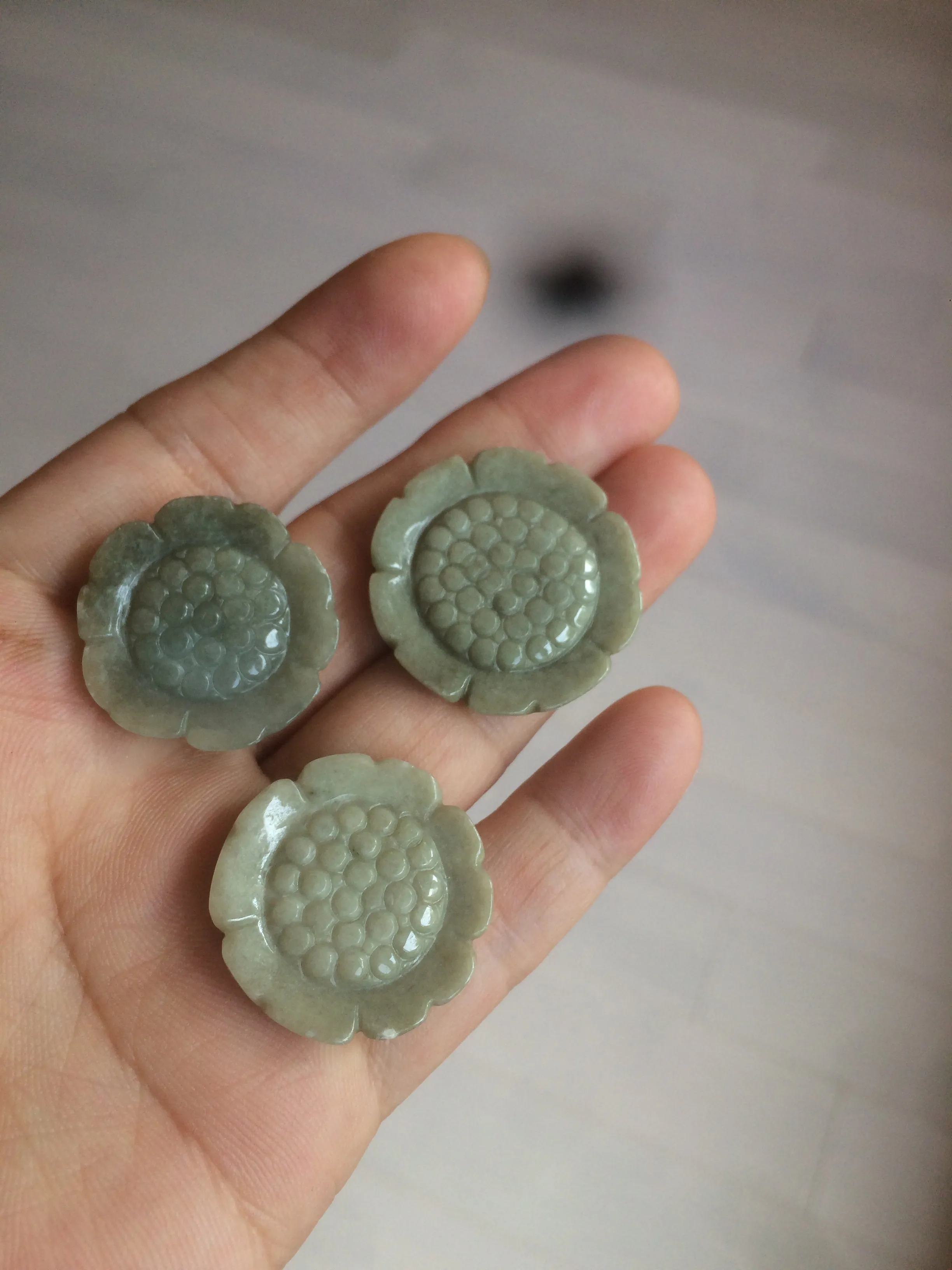 23.3-28mm 100% natural light green/yellow/gray carved sunflower jadeite jade beads (supplies, add-on items) AY42