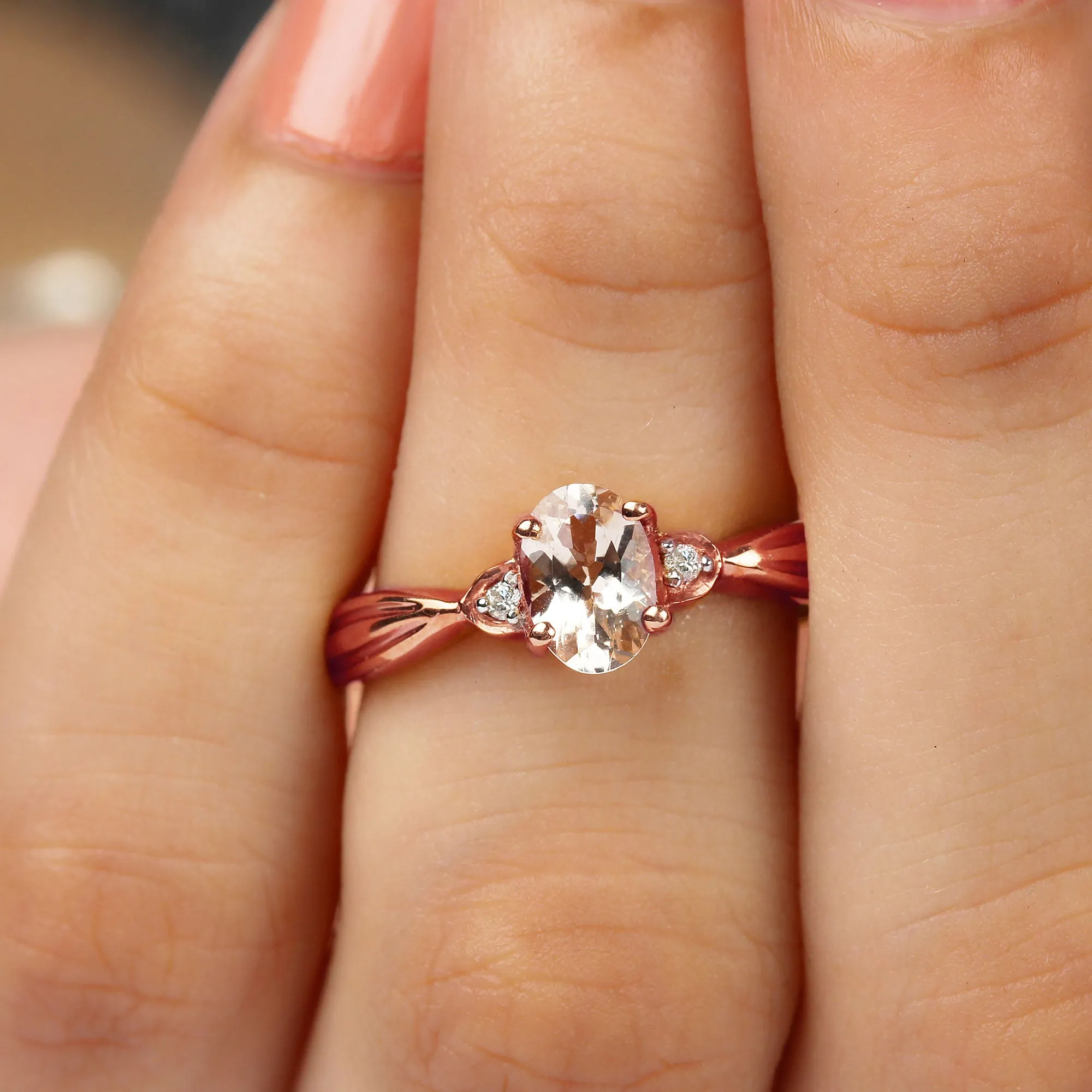 3/4 CT Oval Cut Morganite Solitaire Engagement Ring with Diamond