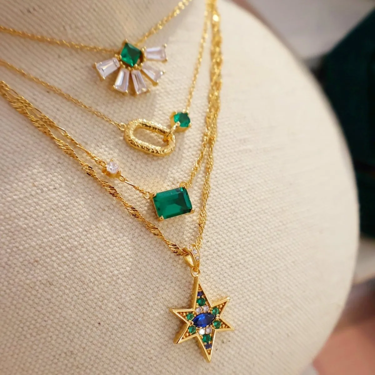 Alma Vintage Oval Necklace Emerald CZ and Gold