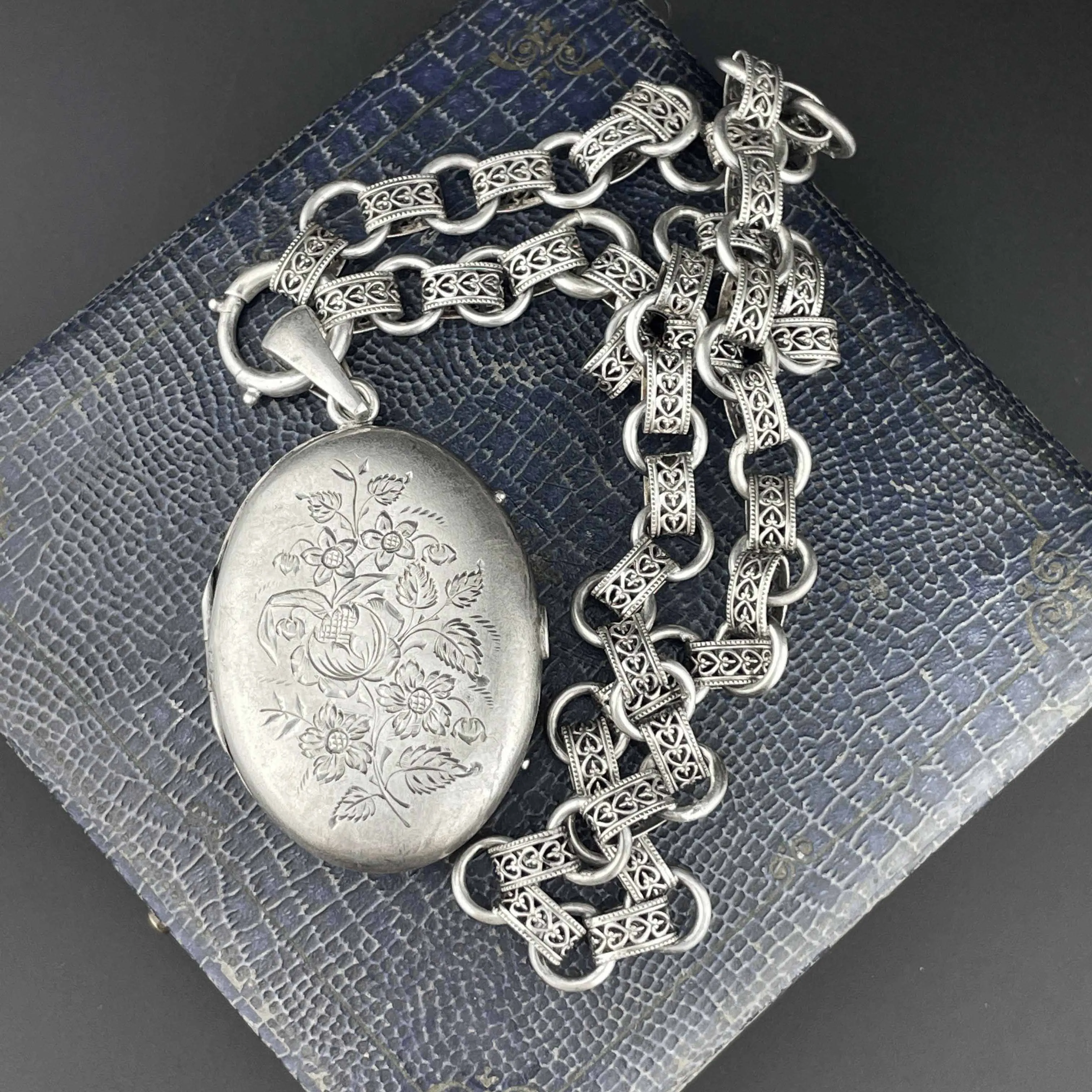 Antique Silver Victorian Book Chain Collar Necklace and Floral Engraved Locket