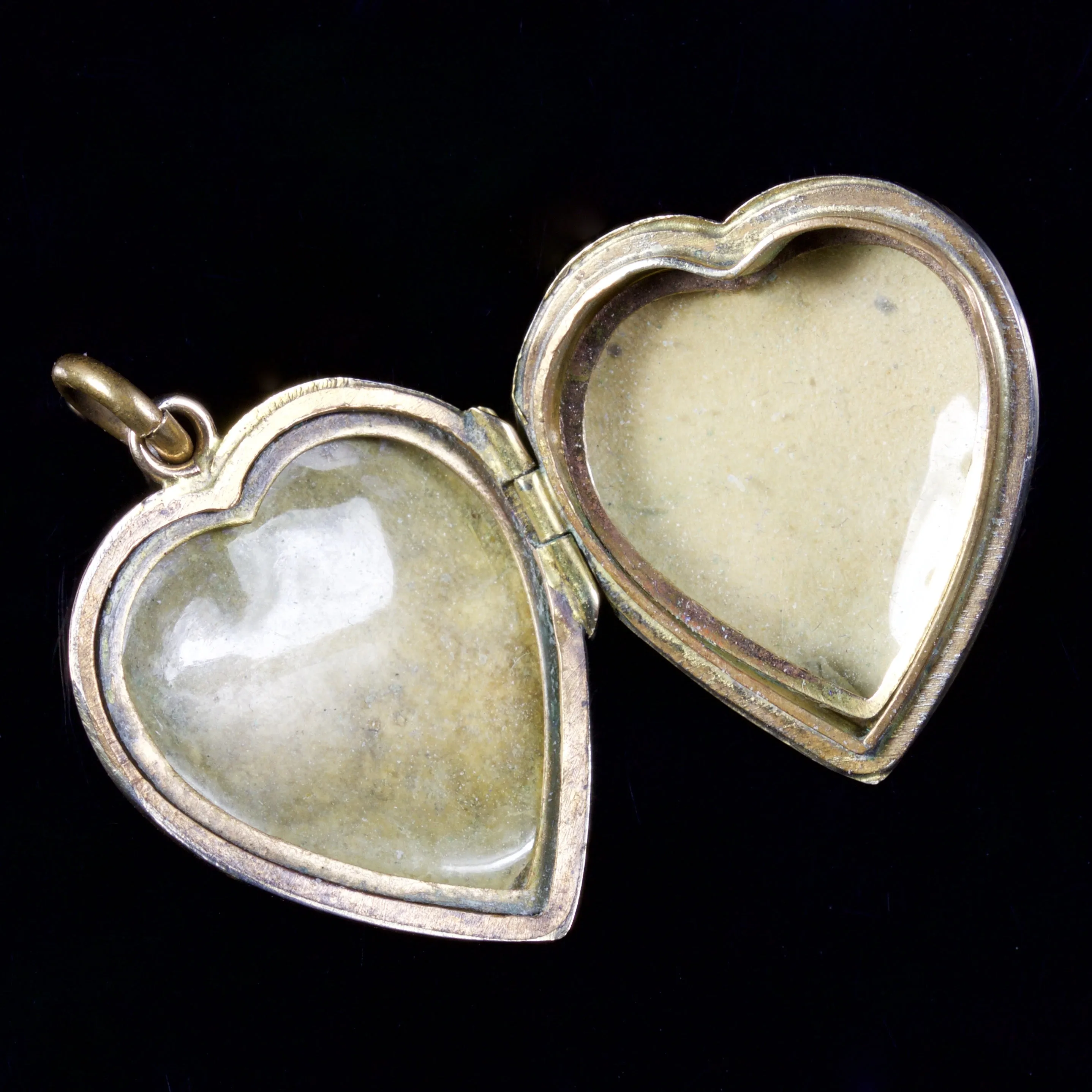 Antique Victorian 9Ct Gold Locket Circa 1900