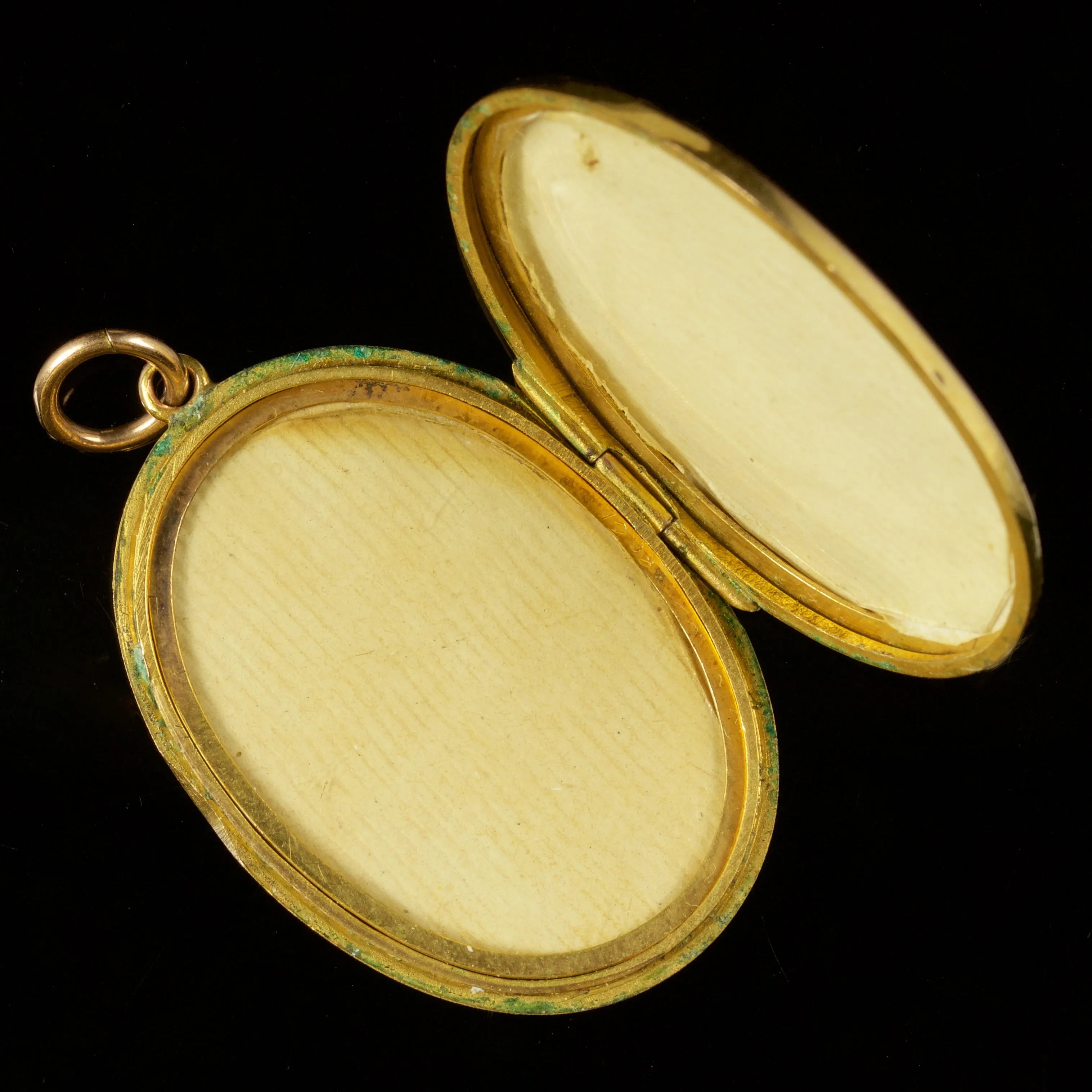 Antique Victorian Gold Locket 9Ct Circa 1900