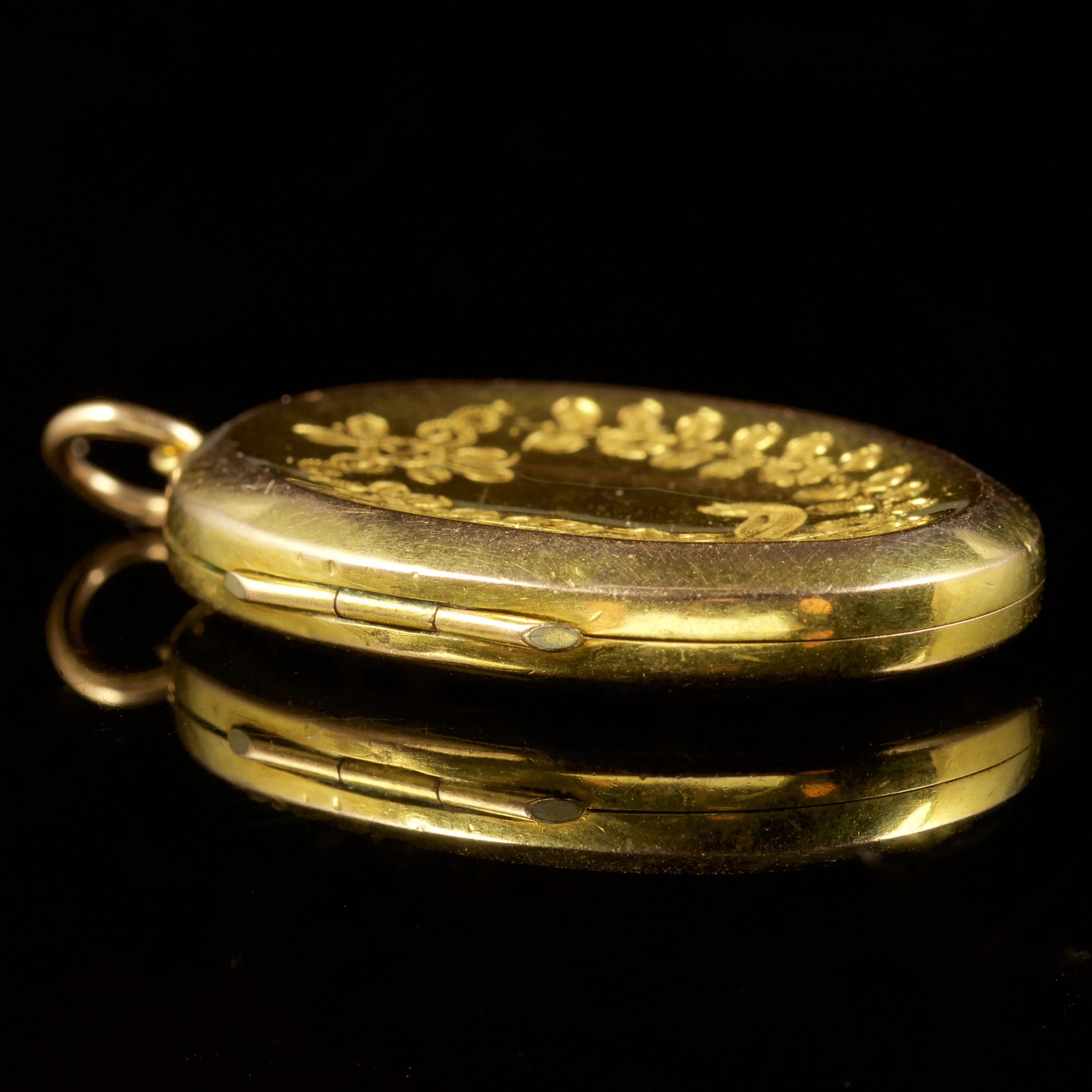 Antique Victorian Gold Locket 9Ct Circa 1900