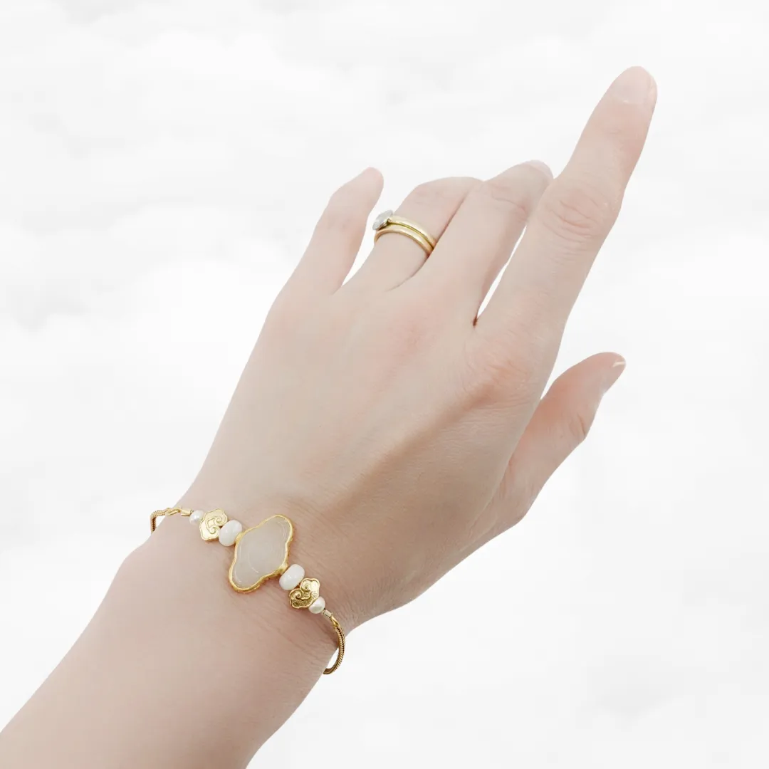 Auspicious White Jade Chain Bracelet Gold