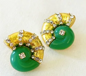 Beautiful jade jade style look pierced style shell earrings