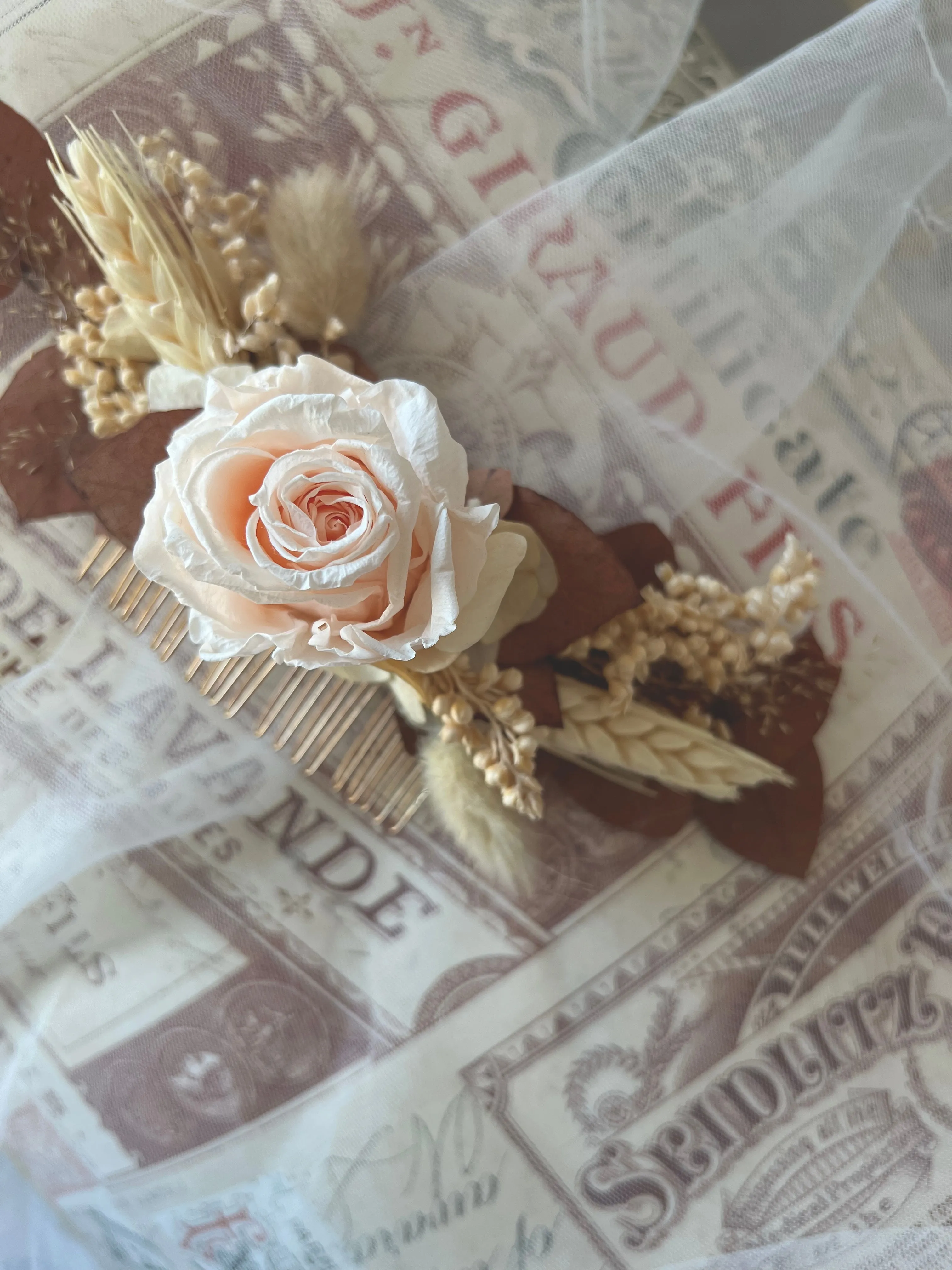 Boho Rustic Floral Hair Comb, Brown and Ivory Flower Hair Accessories, Pastel Flower Headpiece