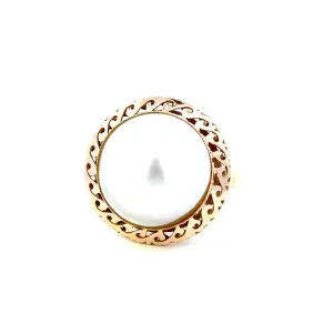 Captivating Marine Gem 14ct Yellow Gold Single Mabe Pearl Ring