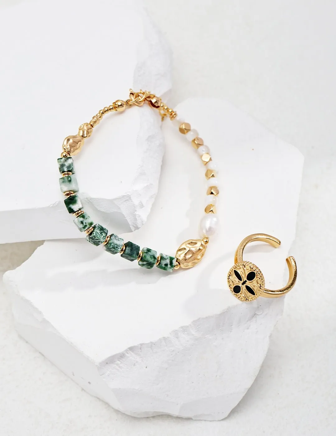 Emerald Green Gemstone and Pearl Bracelet