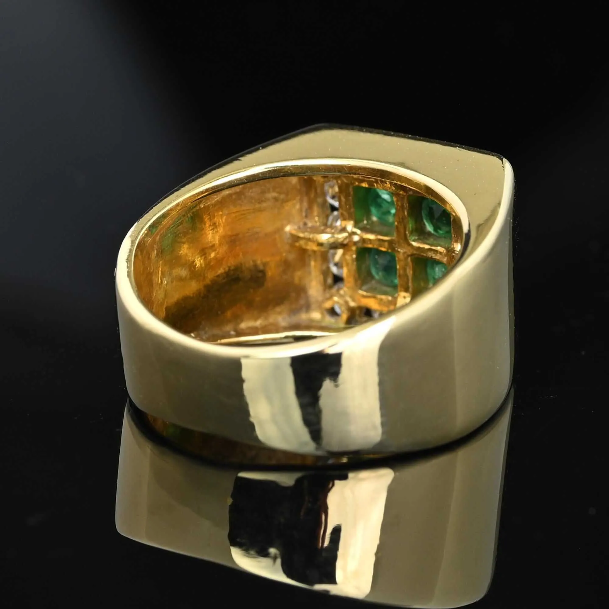 Exquisite Emerald Diamond Halo Cluster Signet Ring in 14K Gold