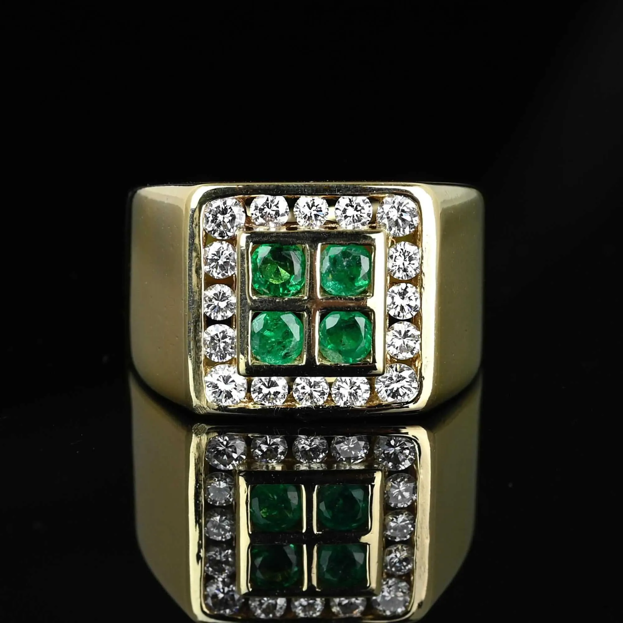 Exquisite Emerald Diamond Halo Cluster Signet Ring in 14K Gold