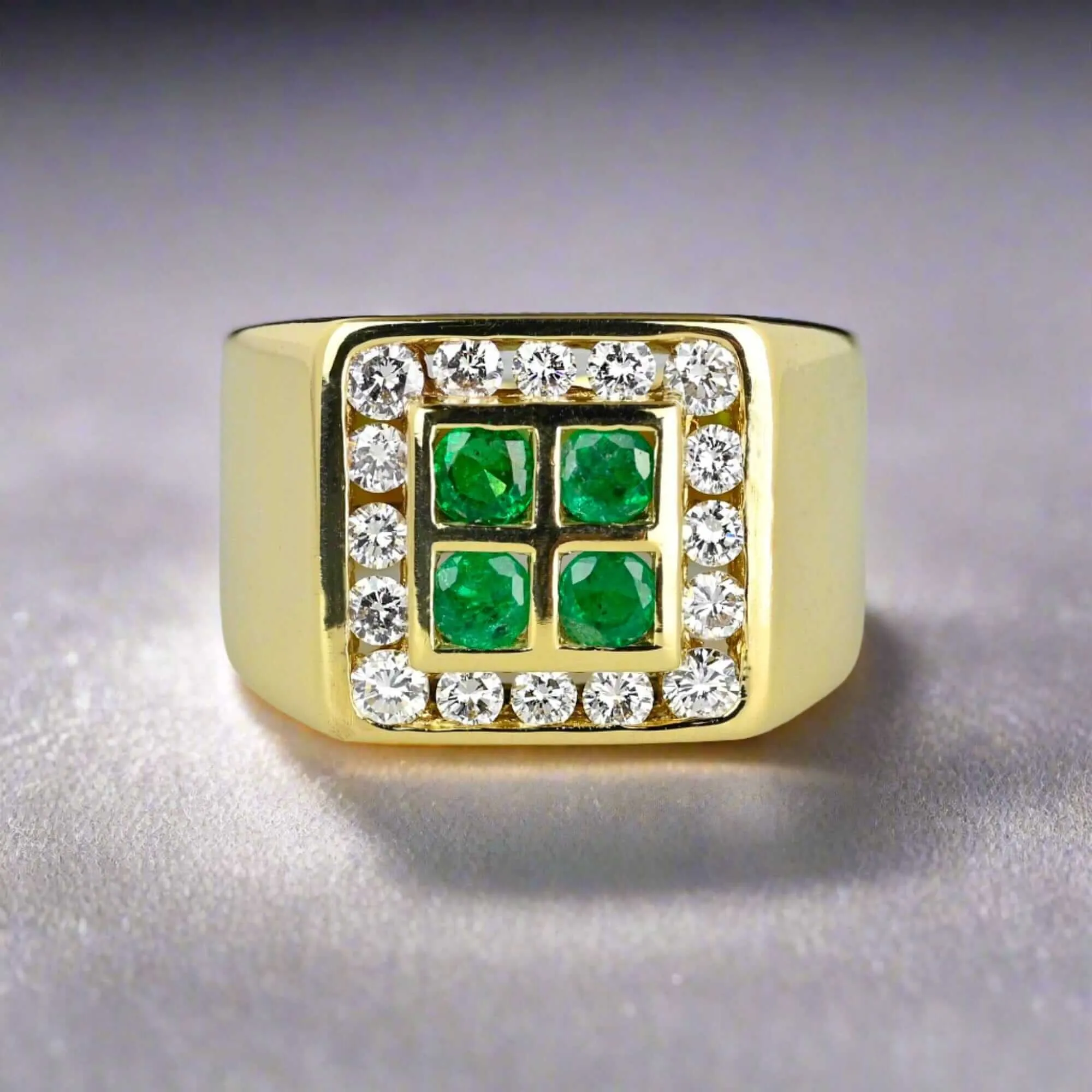 Exquisite Emerald Diamond Halo Cluster Signet Ring in 14K Gold