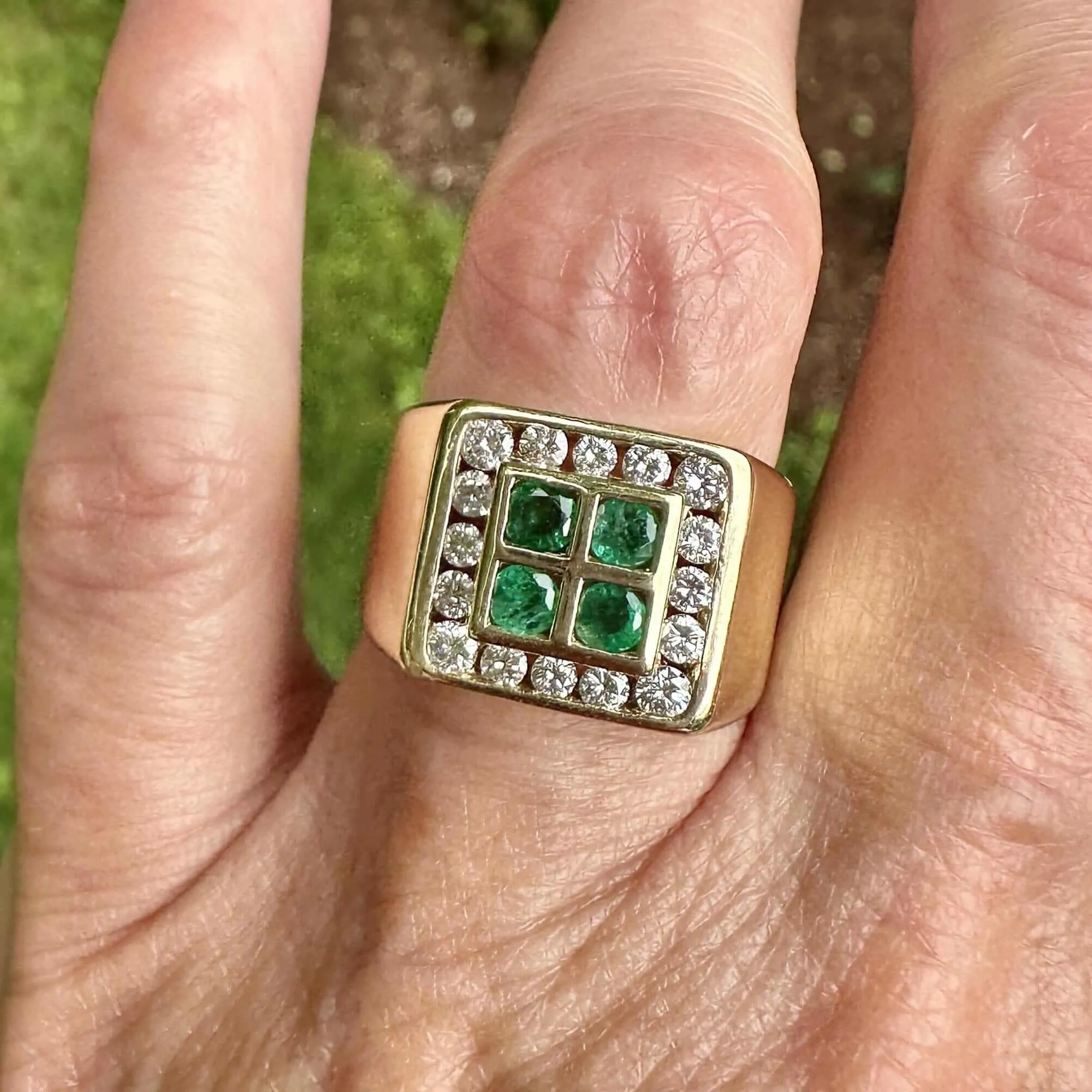 Exquisite Emerald Diamond Halo Cluster Signet Ring in 14K Gold