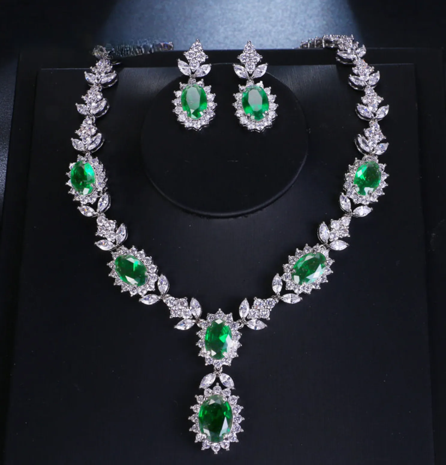 Fashion Luxury Oval Emerald Green Crystal Necklace Earring Jewelry Set