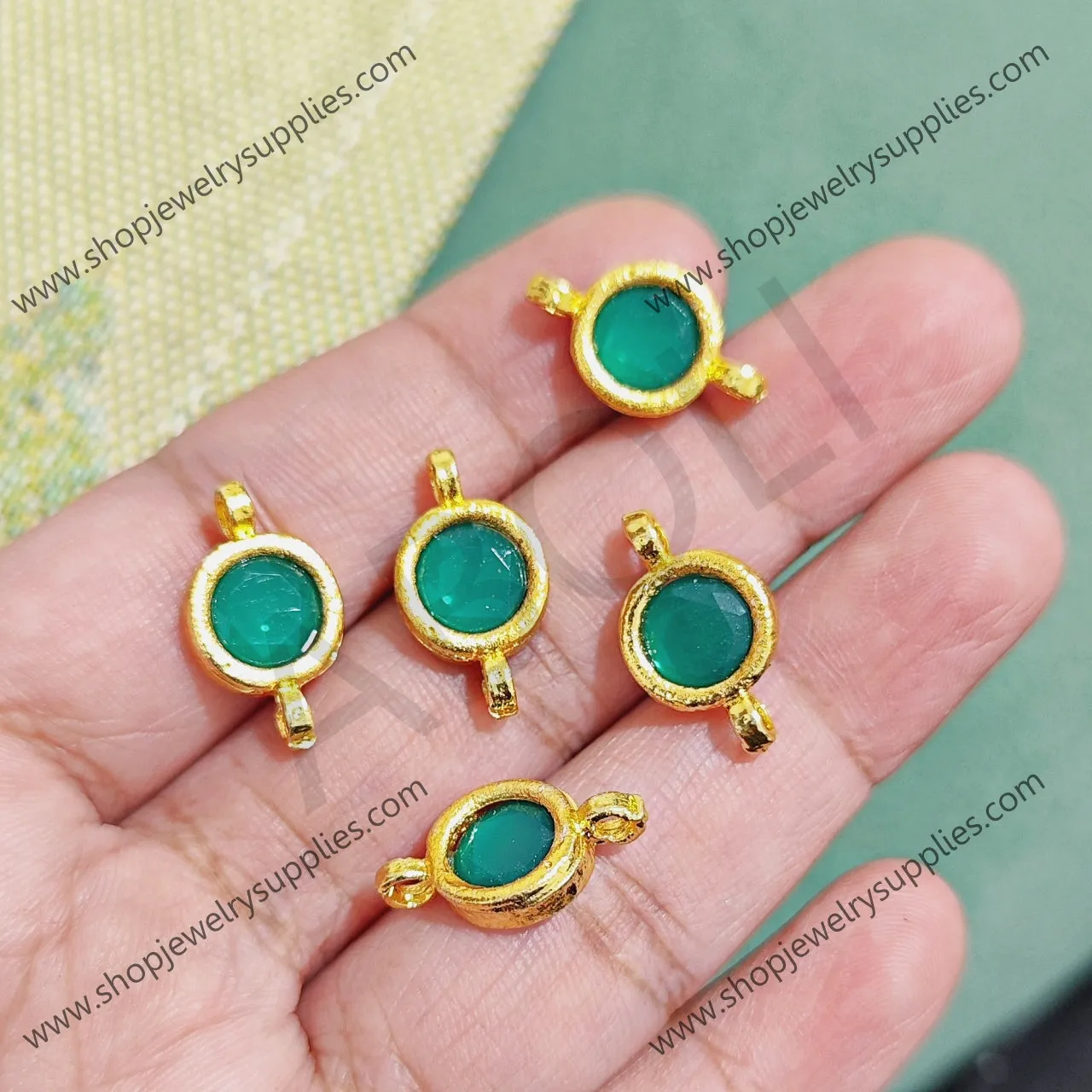 Jadau emerald stone connector link for invisible necklace affordable artificial stone 1 piece IAJK09