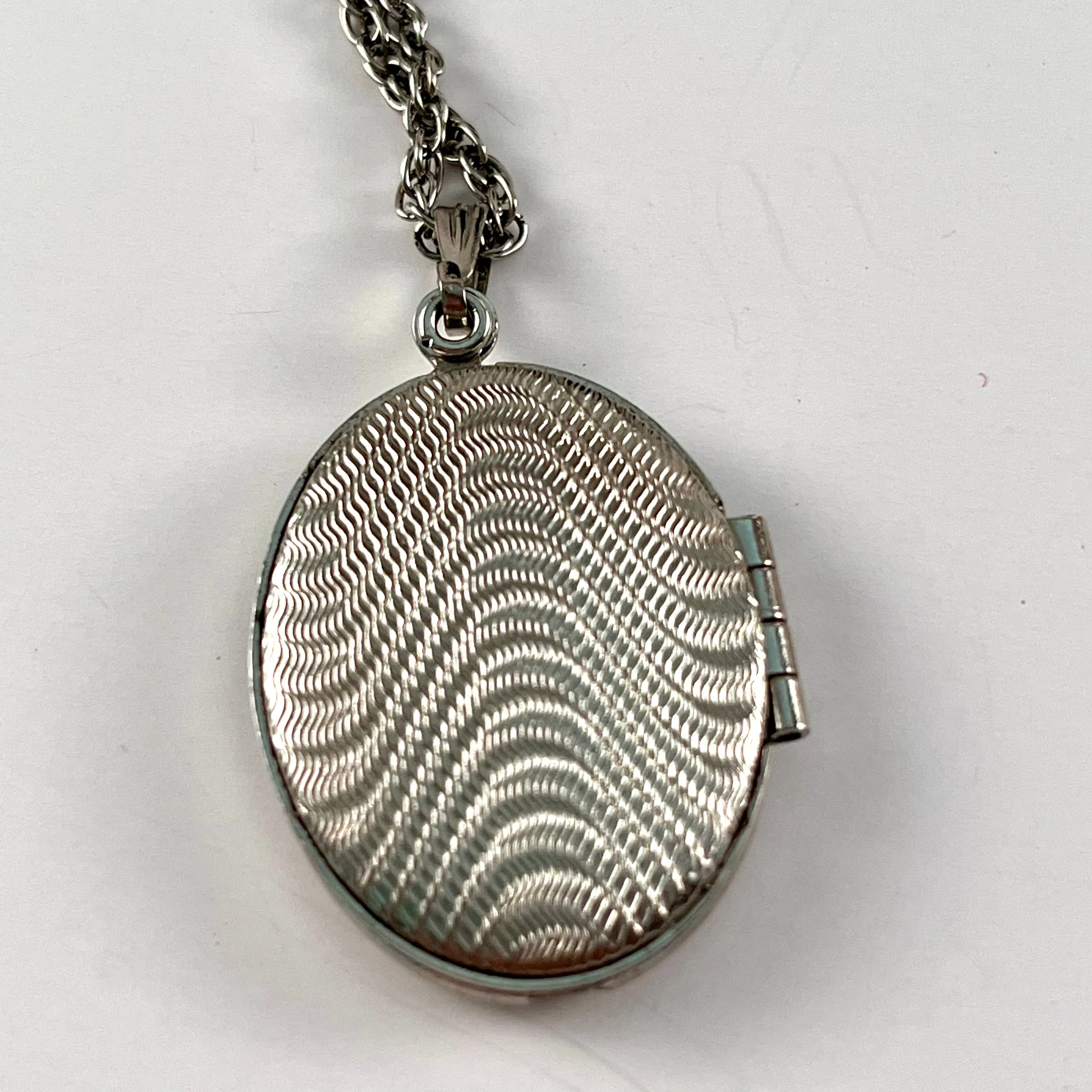 Late 70s/ Early 80s Etched Locket Necklace