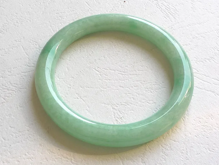 Natural Jade Bangle Jadeite Bangle Internal Diameter 52mm BER933