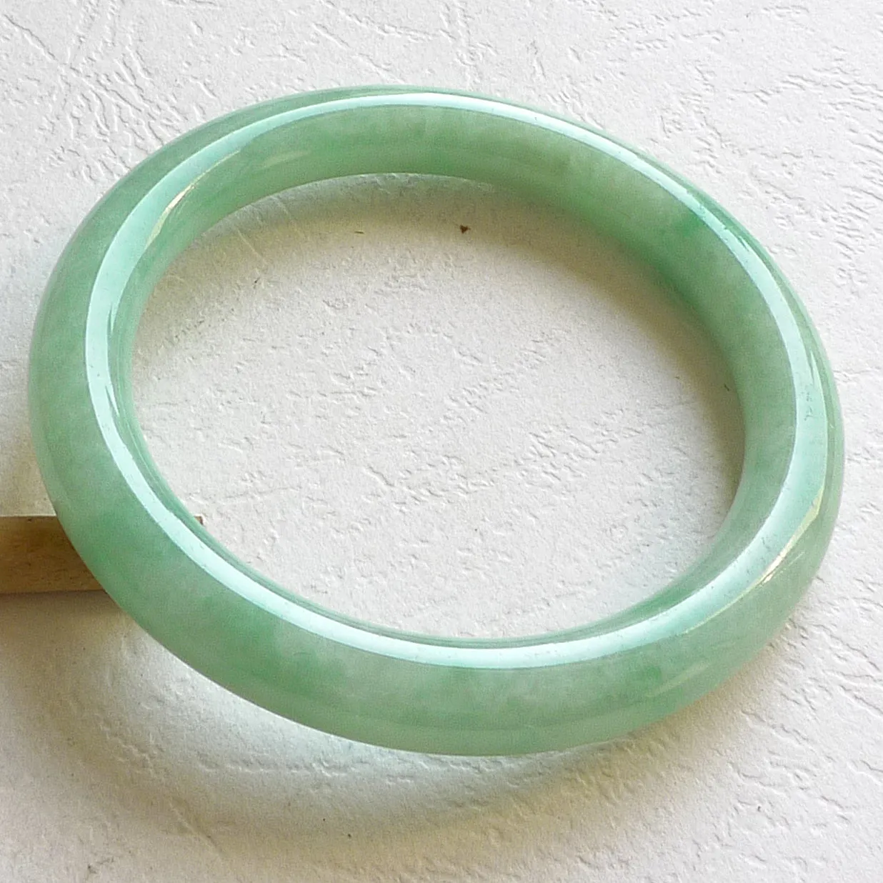 Natural Jade Bangle Jadeite Bangle Internal Diameter 52mm BER933