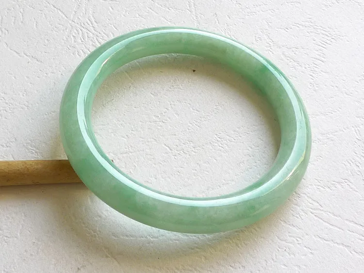 Natural Jade Bangle Jadeite Bangle Internal Diameter 52mm BER933