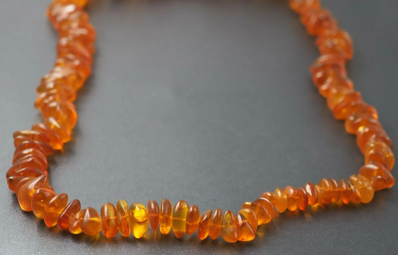 VINTAGE Natural Authentic Orange AMBER Necklace Strand with Graduating Stones